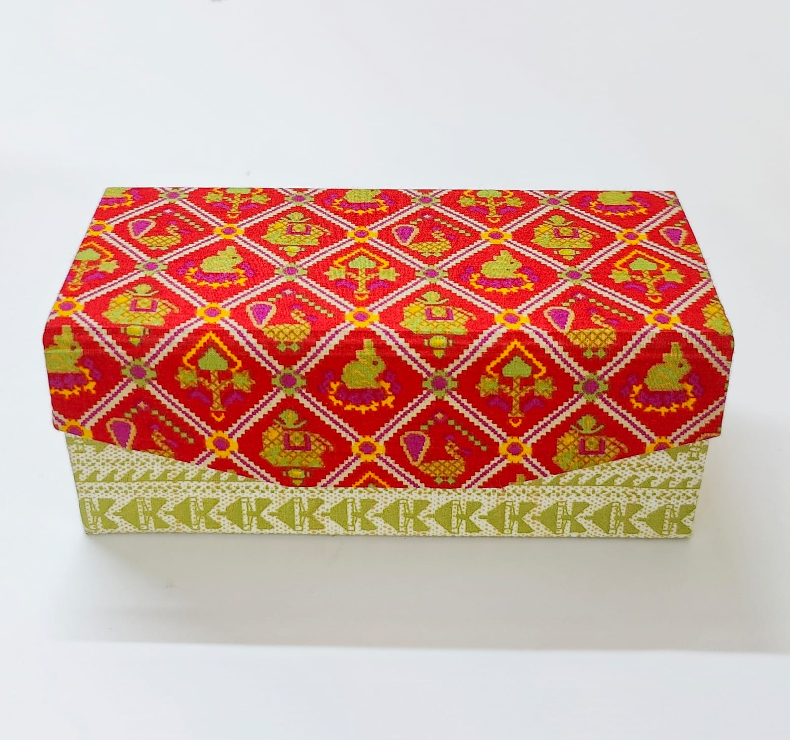 Bangle box with rod - Red Patola