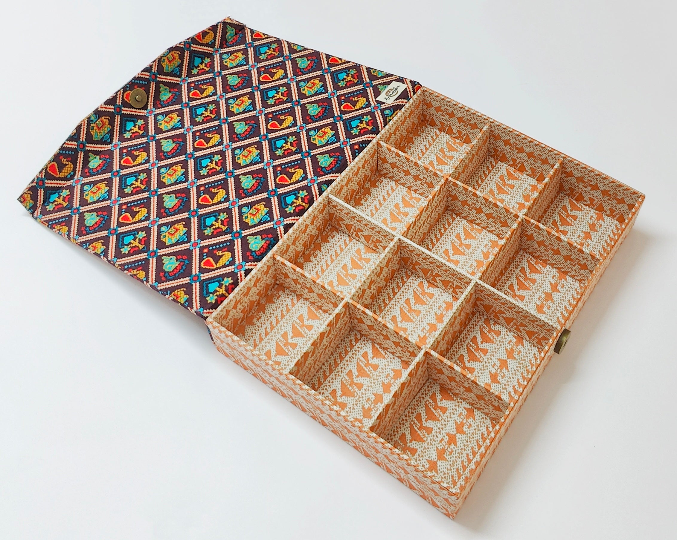 Rectangle 12 slot jewellery organizer - Brown Patola