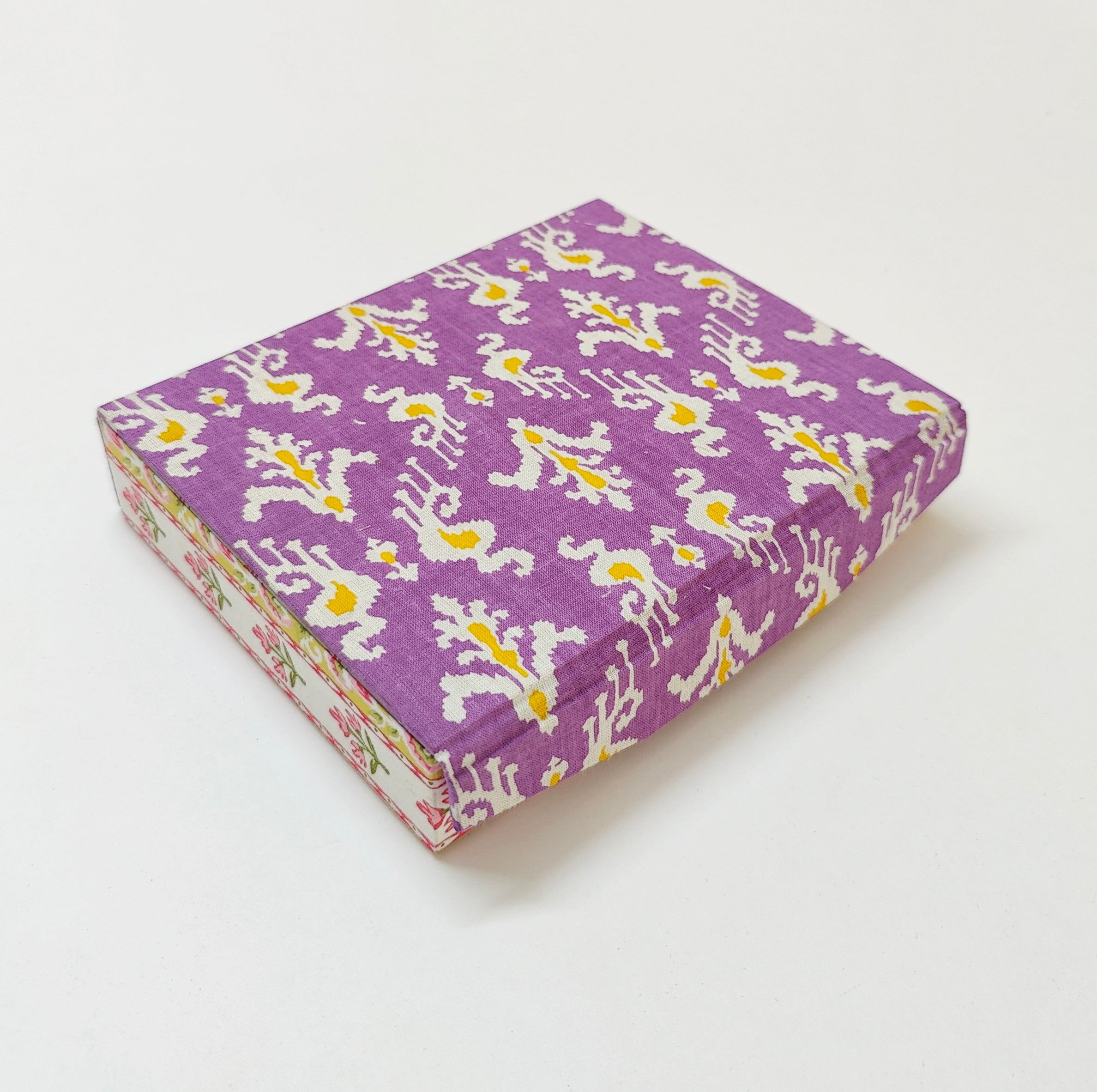 Small 20 slot ring - travel jewellery organizer - Purple Flowers