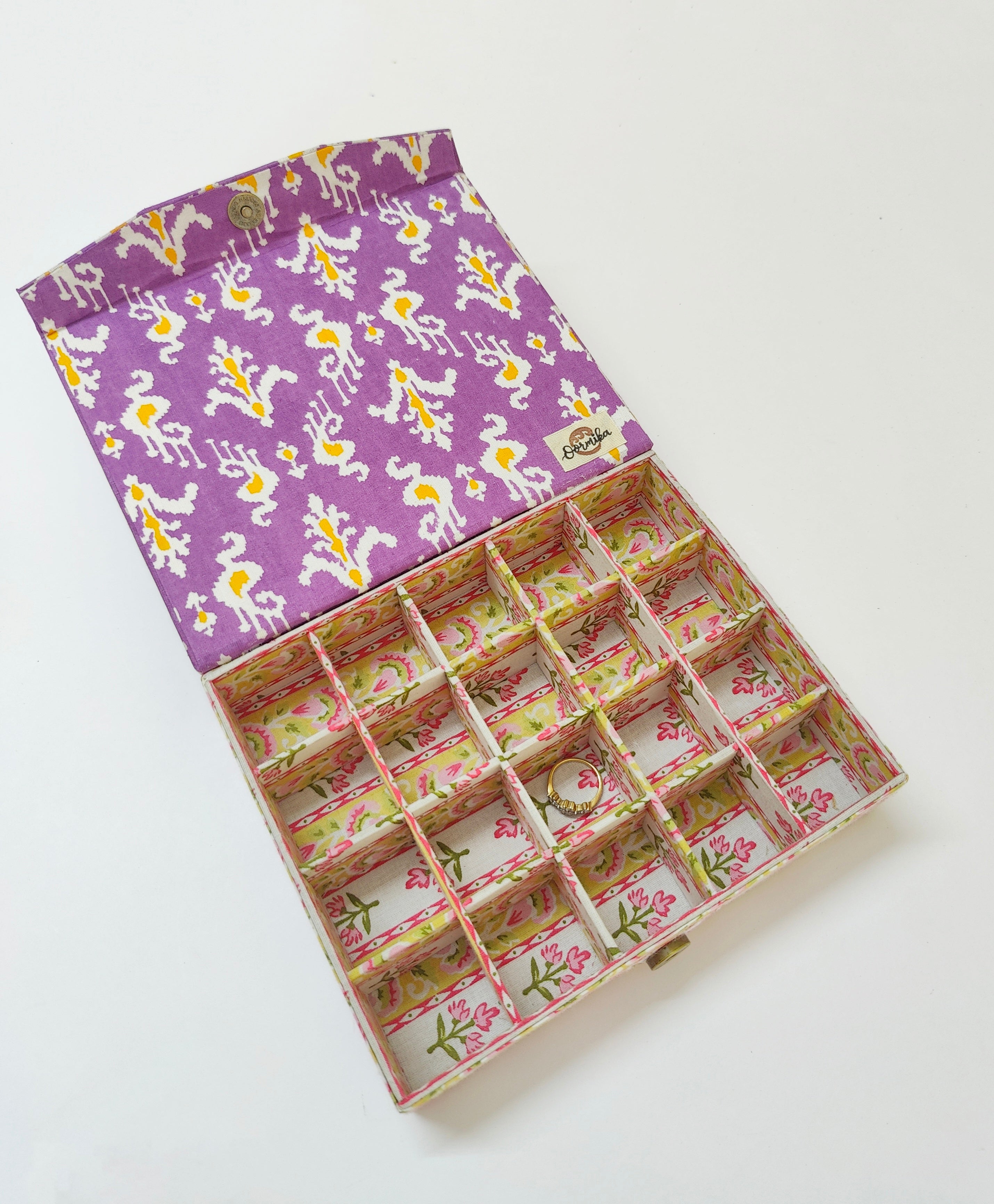 Small 20 slot ring - travel jewellery organizer - Purple Flowers