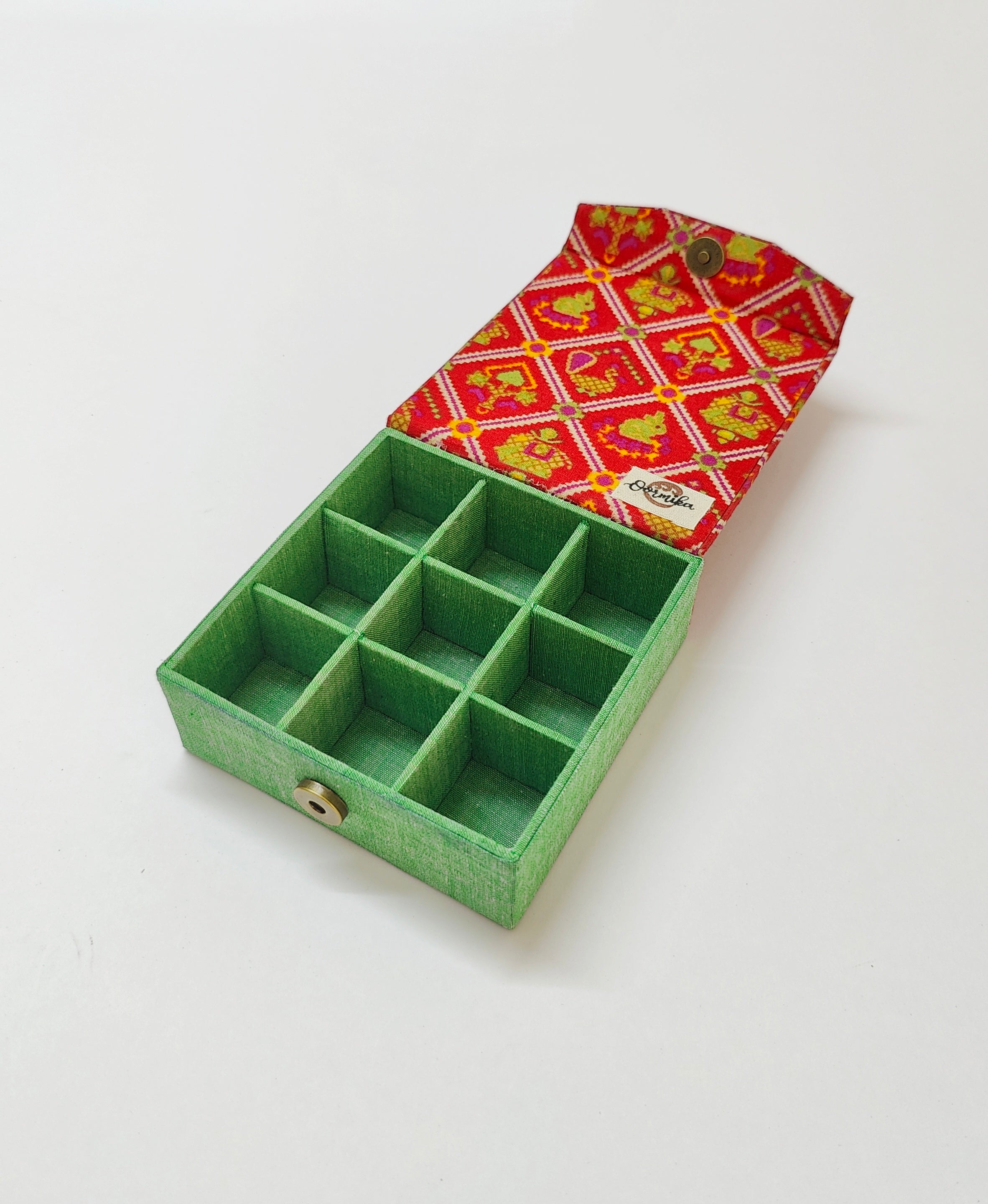 Small 9 slot travel jewellery organizer - Red patola