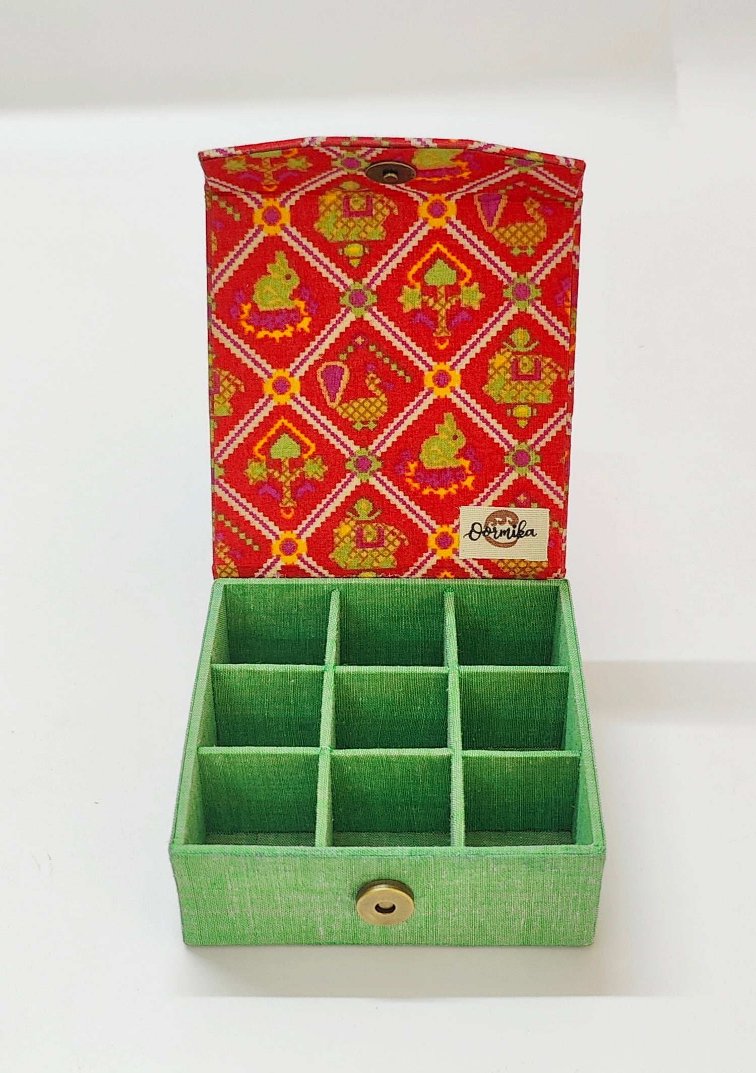 Small 9 slot travel jewellery organizer - Red patola